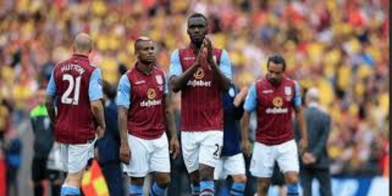 IM体育战术视角：埃梅里精准调整激活边路火力-IM体育